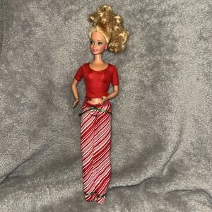 Vintage 1966 Barbie In‎ Christmas Outfit With Earrings E2